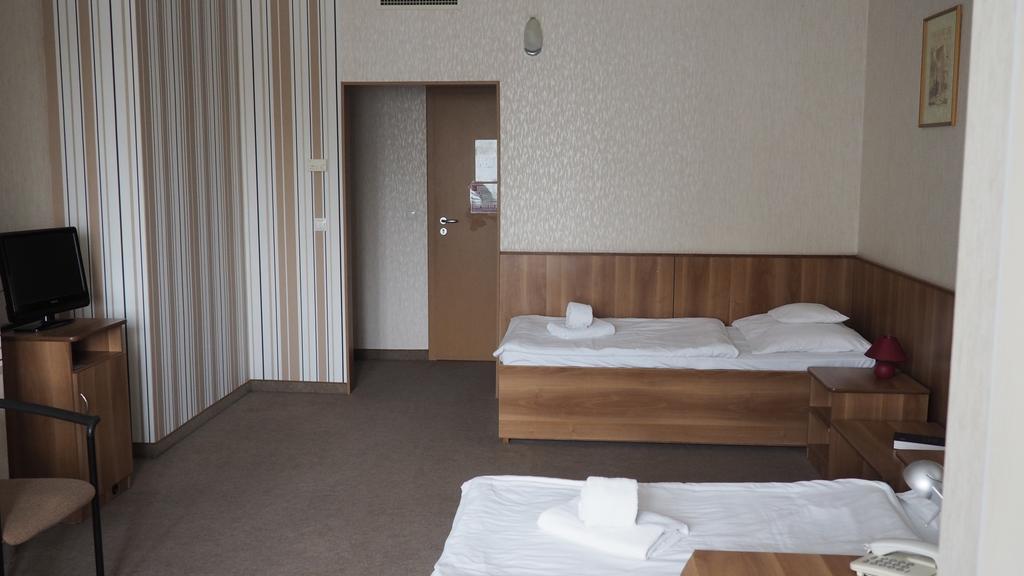 Hary Hotel Keşkemet Oda fotoğraf