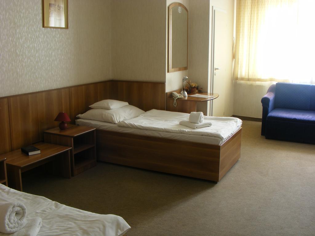 Hary Hotel Keşkemet Oda fotoğraf