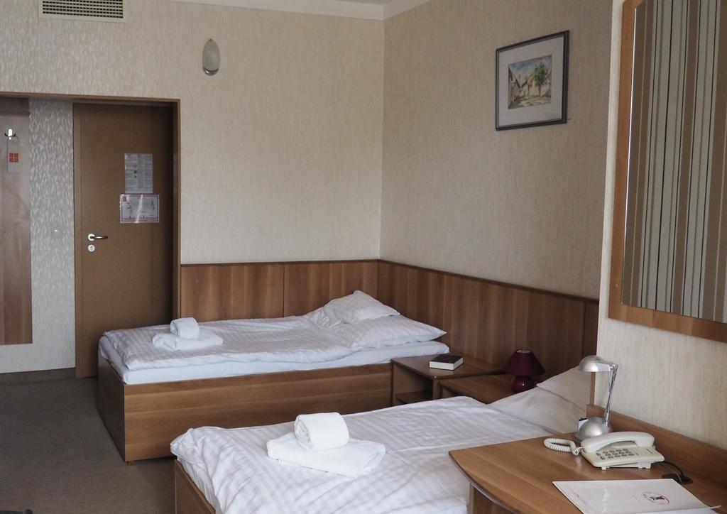 Hary Hotel Keşkemet Oda fotoğraf