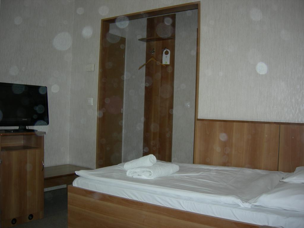 Hary Hotel Keşkemet Oda fotoğraf