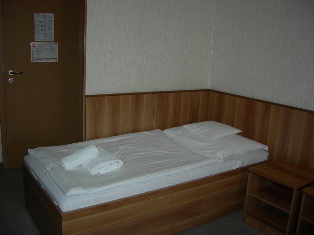 Hary Hotel Keşkemet Oda fotoğraf